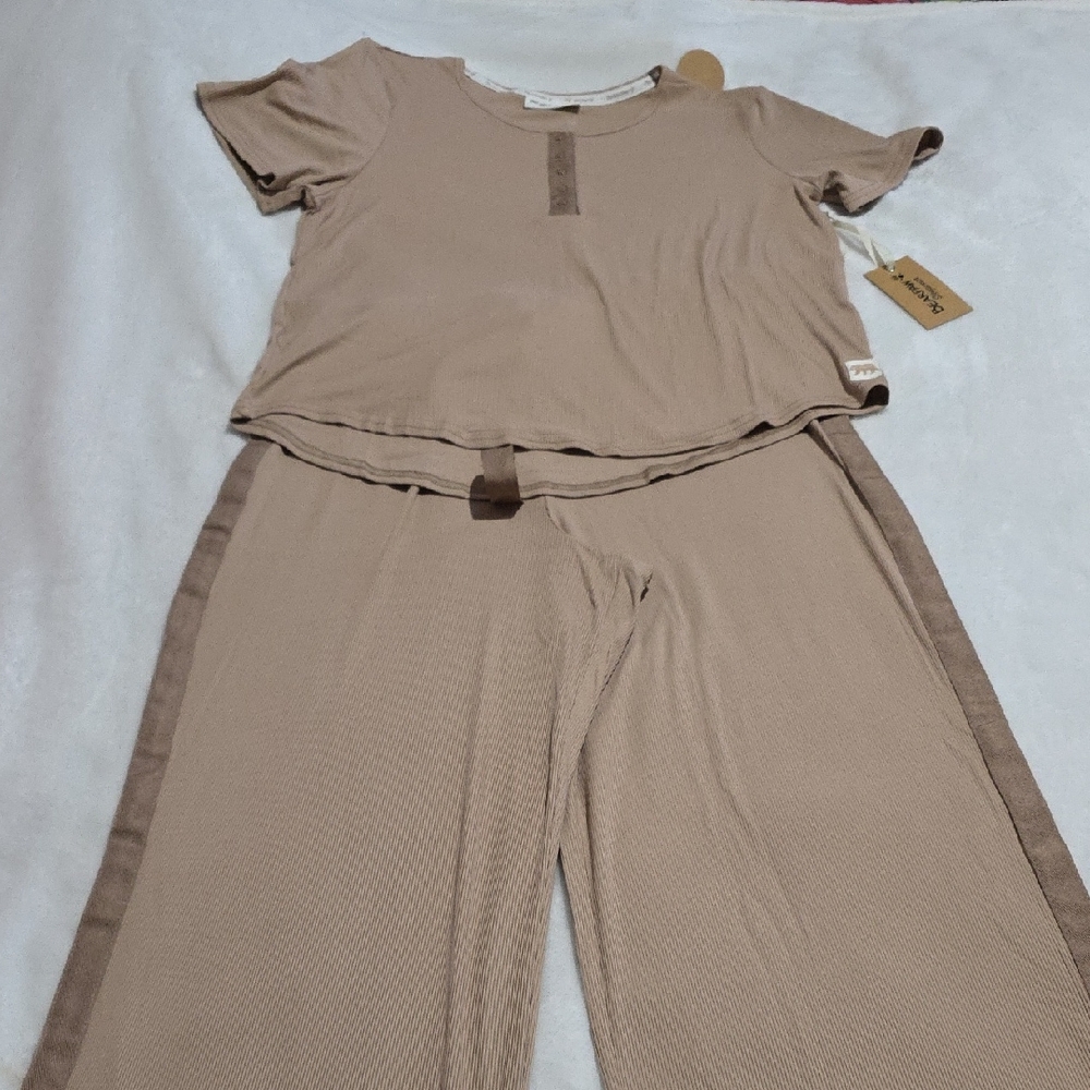 BearPaw Beige Henley Sleepwear/Lounging‎ Set. Size L.